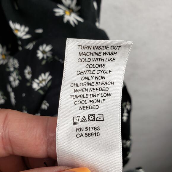 Maurices Women's 2X Off Shoulder Daisy Print Midi Dress Black Pleated Flared - Picture 7 of 13